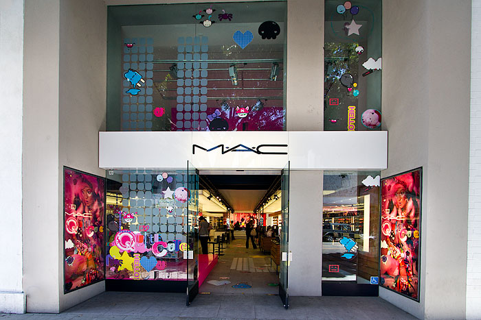 Mac makeup stylist